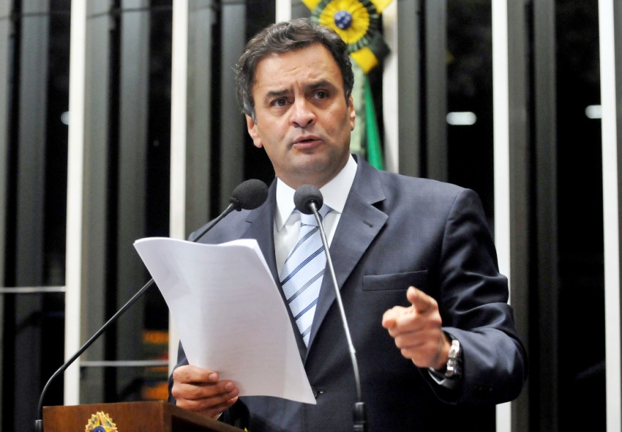 Senado revê decisão do STF e devolve o mandato a Aécio Neves 