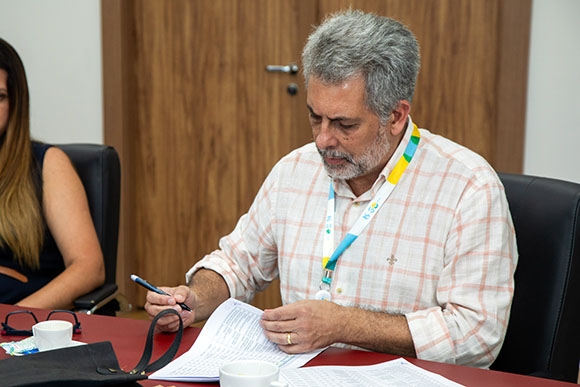 Santana de Parnaíba firma convênio com a Sabesp para uso racional da água