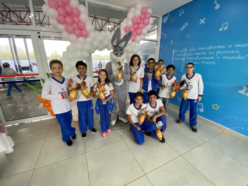 Alunos do Colégio do Futuro de Cajamar recebem Ovos de Páscoa