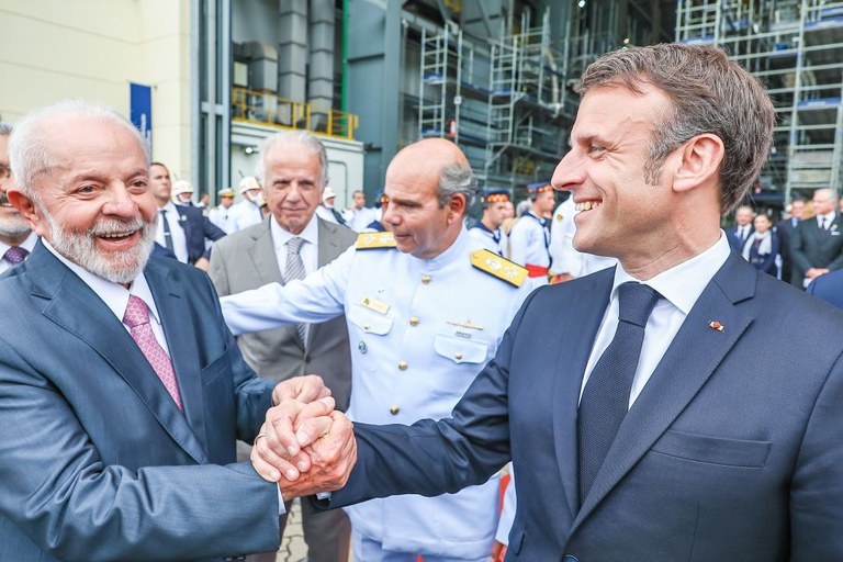 Lula recebe Macron em Brasília no último dia da visita do líder francês ao Brasil