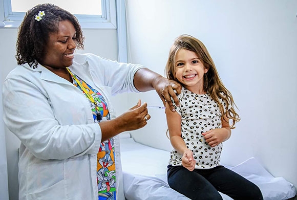 Parnaíba vacina crianças contra covid-19 e inicia campanha de imunização contra gripe