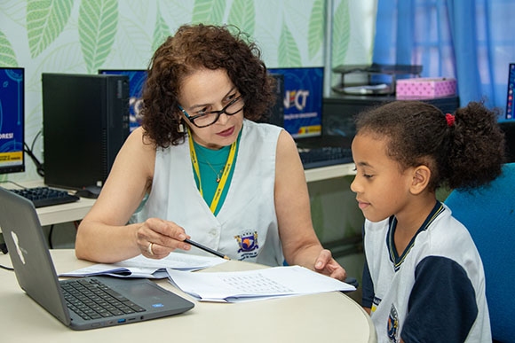 Santana de Parnaíba adere a compromisso nacional e programa paulista de alfabetização