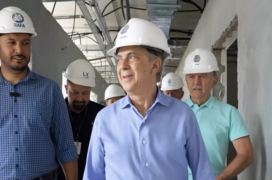 Rubens Furlan e Beto Piteri vistoriam obras da nova UBS do Parque Imperial