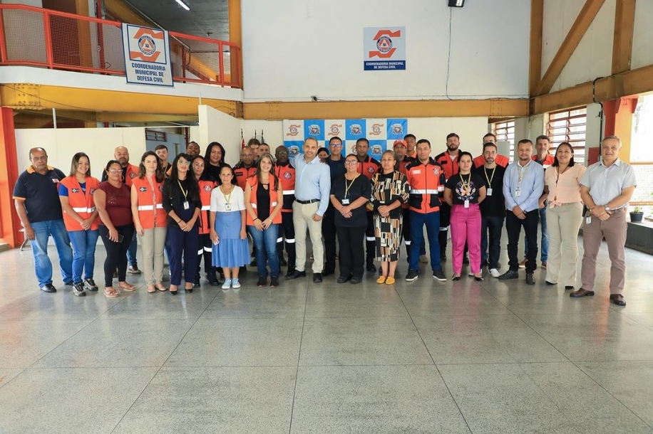 Marcos Tonho promove reunião na Defesa Civil de Santana de Parnaíba 