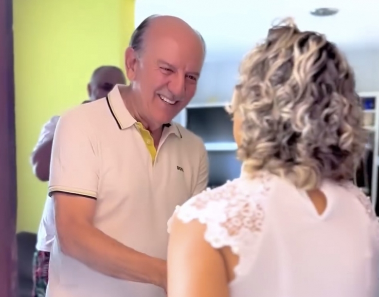 Beto Piteri fortalece laços durante caminhada em Barueri 