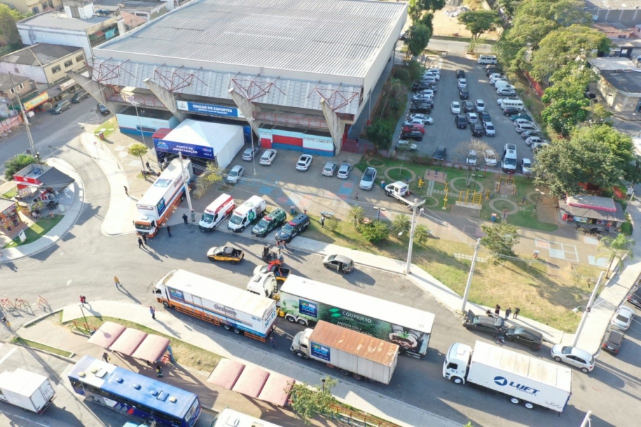 Caminhões saem de Cajamar com mais de 130 toneladas de doações para o RS