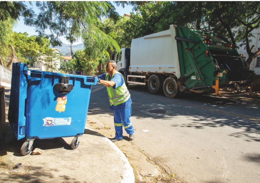 Parnaíba instala novas lixeiras para inibir e conscientizar sobre descarte irregular de lixo