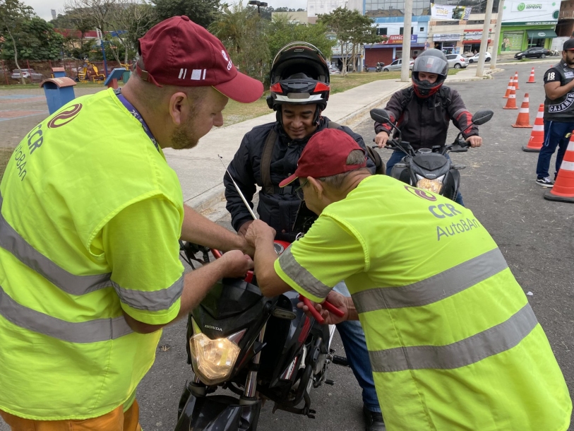 Cajamar e CCR AutoBAn promovem ação educativa para motociclistas