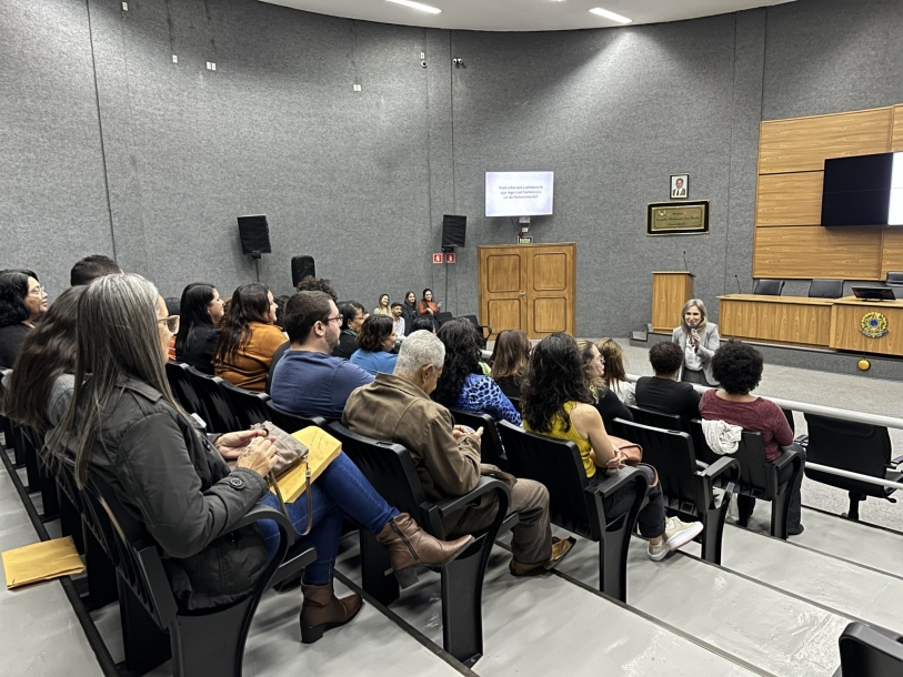 Fundo Social de Cajamar realiza palestra em homenagem ao Dia da Assistente Social