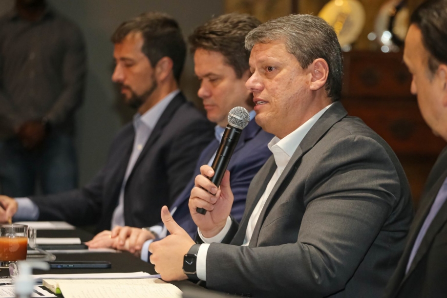 Tarcísio aprova nova governança corporativa da Sabesp e modelo de oferta pública de ações