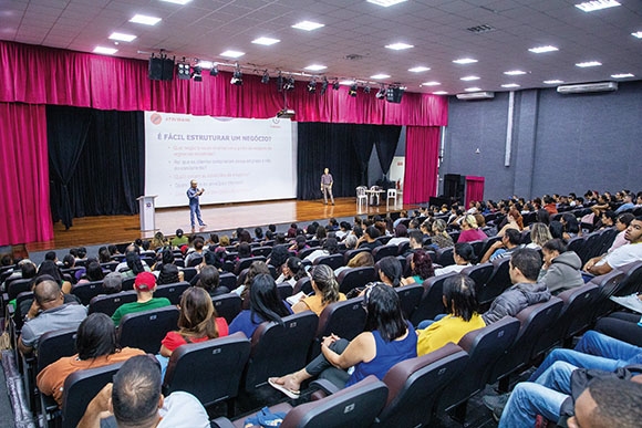 Bolsistas do Projeto Crescer de Parnaíba finalizam curso sobre empreendedorismo