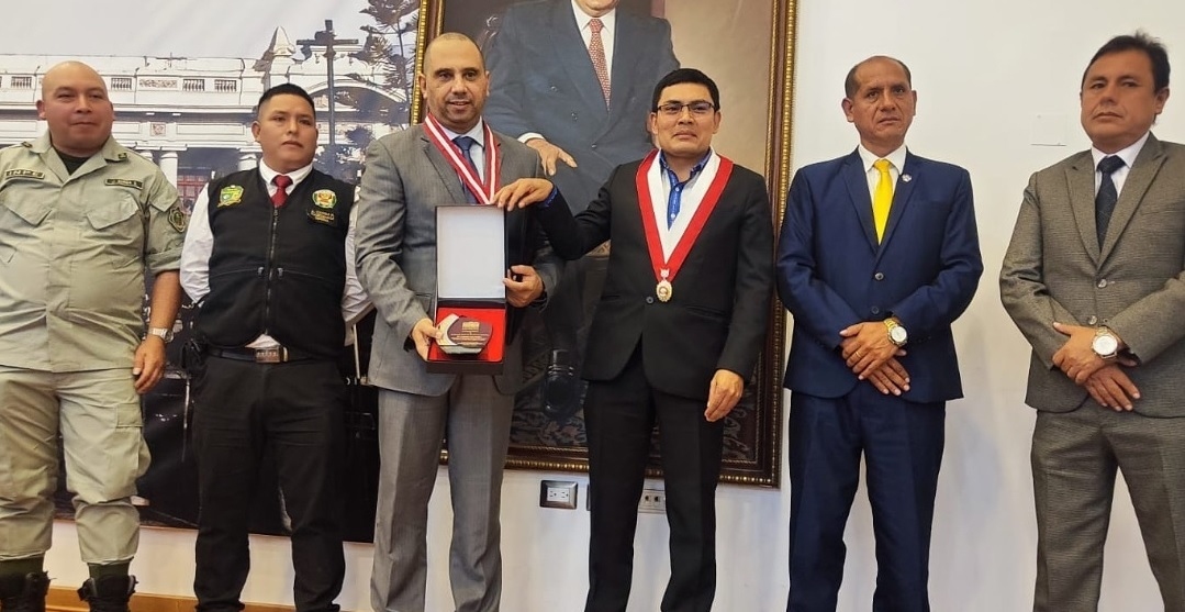 Marcos Tonho recebe homenagem no Peru pelo trabalho de Santana de Parnaíba em segurança pública