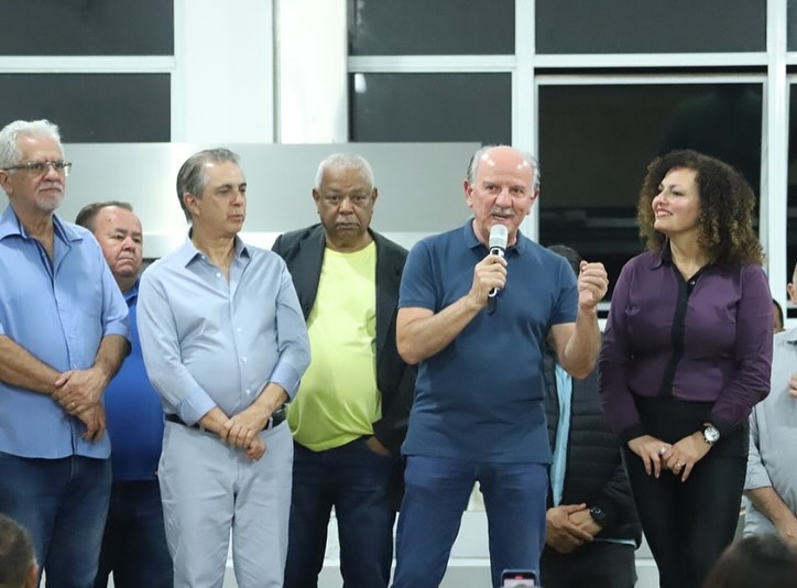 Rubens Furlan e Beto Piteri realizam reunião com os moradores do Pq. Viana 
