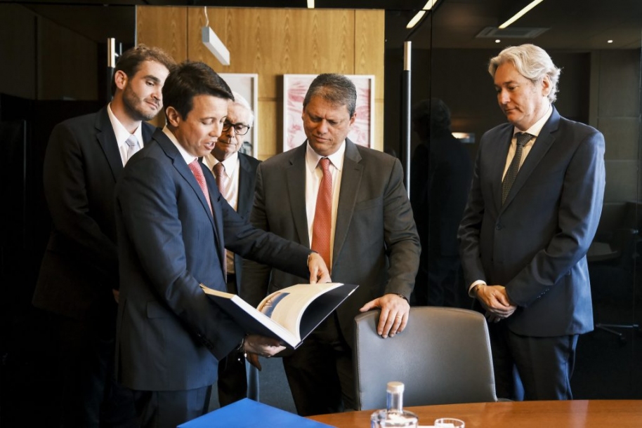 Governador Tarcísio apresenta portfólio de investimentos para executivos em Portugal