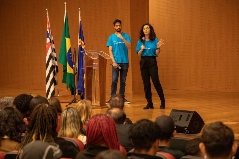 Parceria entre Prefeitura e Escola da Nuvem prepara jovens parnaibanos 