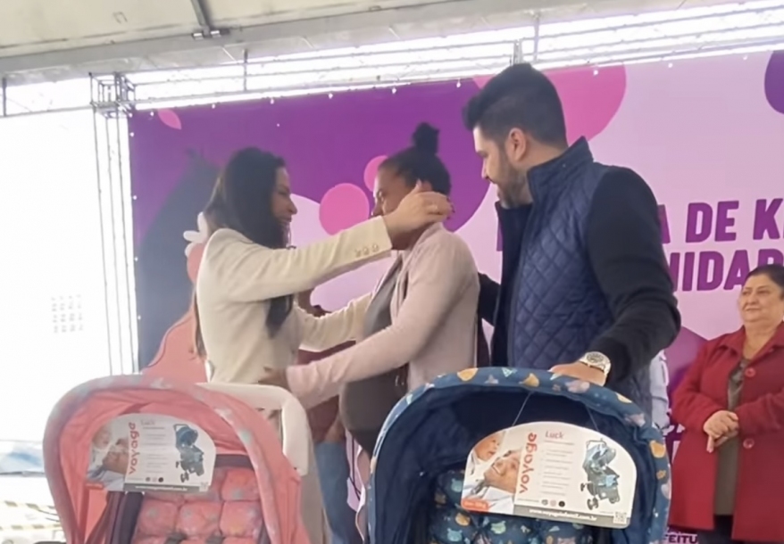 Danilo Joan entrega kits maternidade através do Programa Coração de Mãe