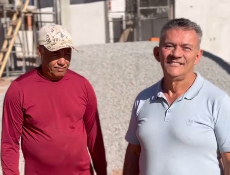 Tarcisio do Mercado vistoria obras de construção da nova Creche no Portal dos Ipês