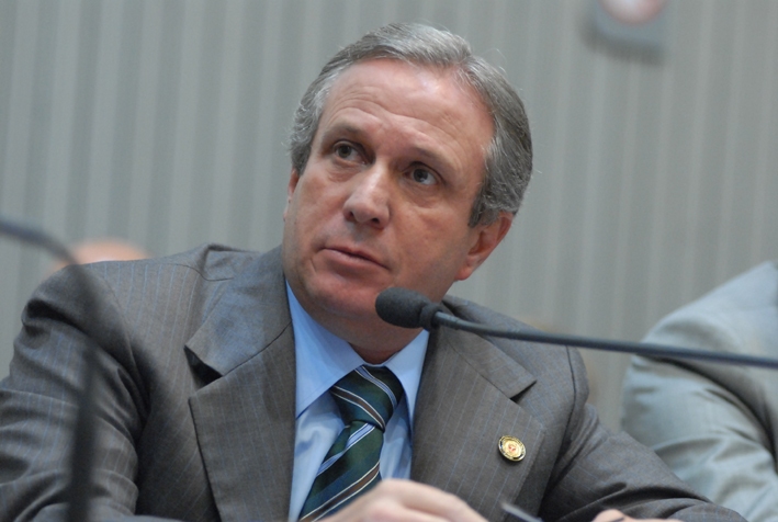 Gestão de Gil Arantes deixou 18 pessoas com problema de visão após cirurgia em Barueri