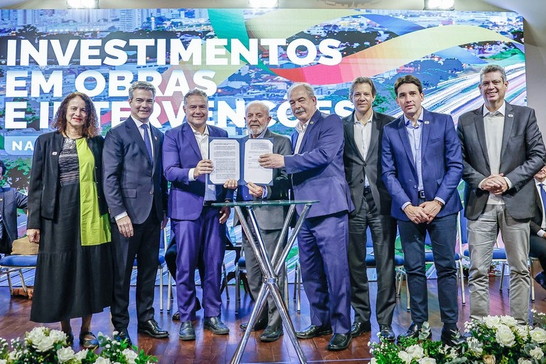 Presidente Lula anuncia maior investimento em infraestrutura rodoviária do país