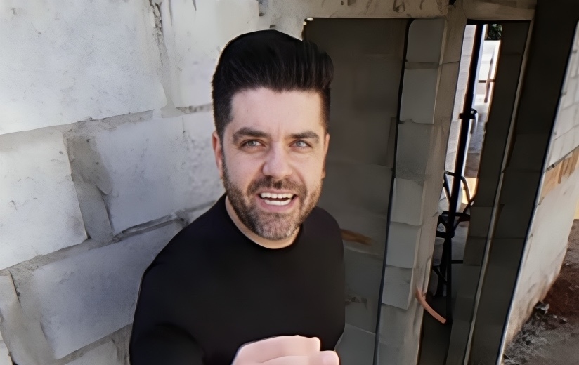 Danilo Joan vistoria construção dos novos apartamentos para famílias cajamarenses