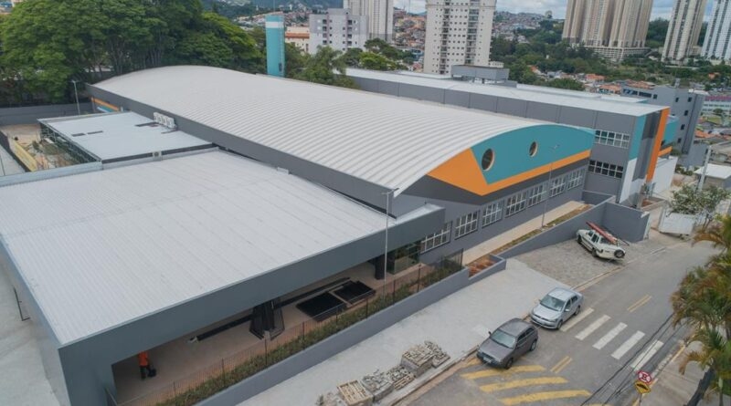 Furlan e Piteri entregam Emef Ivani Maria Paes reformada e ampliada no Jd. dos Camargos