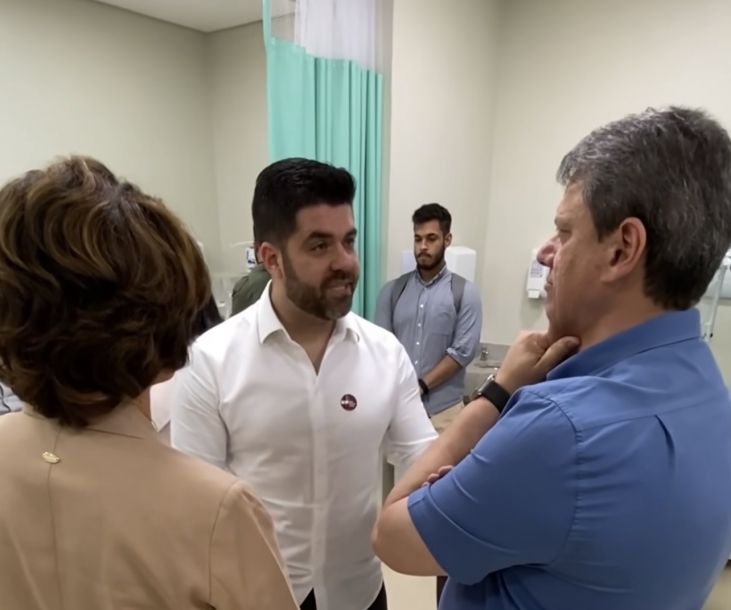 Danilo Joan compartilha conversa com Governador Tarcísio sobre estado do seu filho na UTI