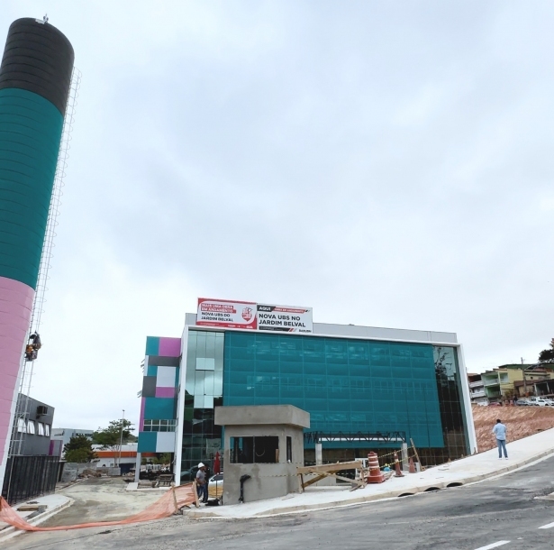 Furlan vistoria construção da nova UBS do Jardim Belval 