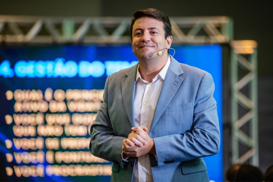 Elvis Cezar destaca o Centro de Controle de Indicadores na saúde 