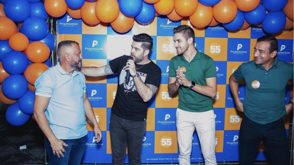 Danilo Joan e Kauãn Berto reafirmam compromissos com moradores de Cajamar 