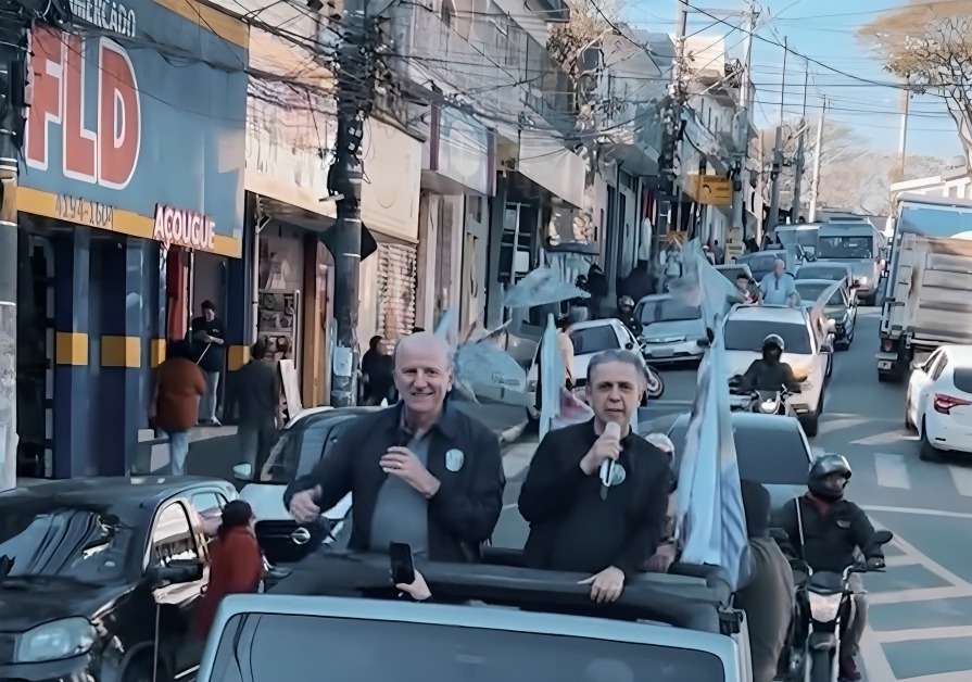 Rubens Furlan e Beto Piteri realizam caminhada no Jardim Líbano 