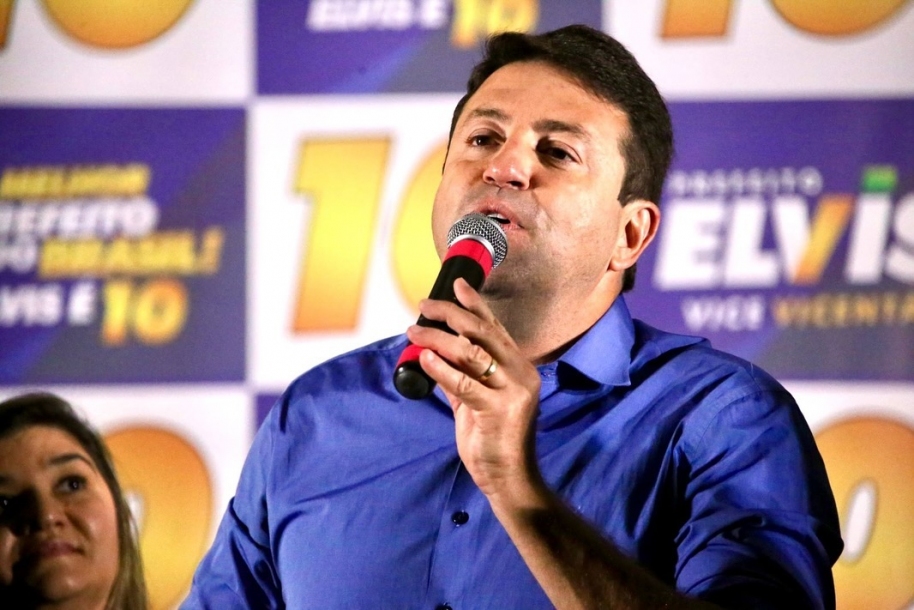 Elvis Cezar reúne milhares de pessoas no Comício realizado no bairro Cidade São Pedro