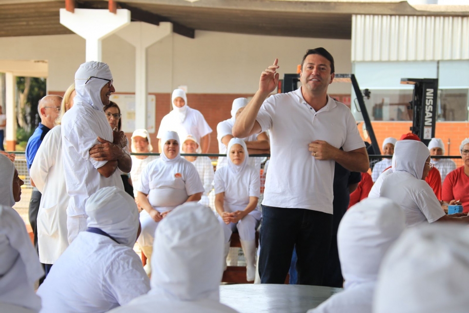 Elvis Cezar destaca compromisso com a geração de empregos em Parnaíba 