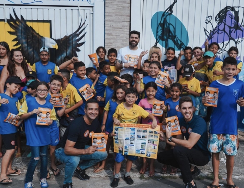 Danilo Joan e Kauãn Berto realizam caminhada em Cajamar Centro