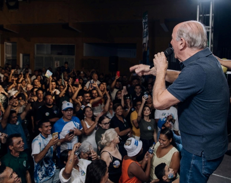 Beto Piteri realiza caminhadas e reuniões nos bairros de Barueri