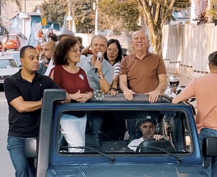 Rubens Furlan e Beto Piteri realizam carreata pelo Jardim Silveira em Barueri 