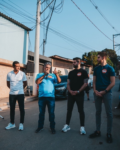 Danilo Joan e Kauãn Berto participam de reunião com moradores de Cajamar
