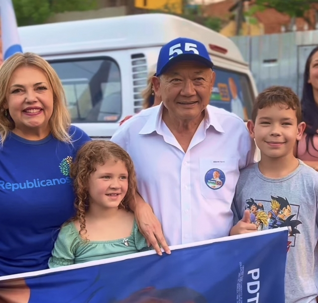 Doutor Sato realiza caminhada na Vila Popi e recebe apoio dos moradores