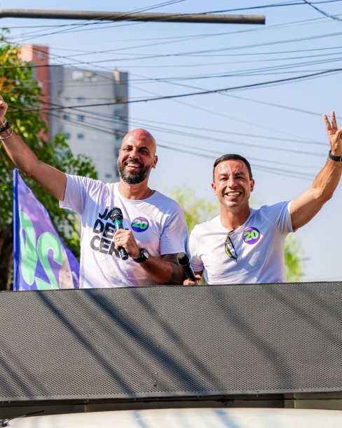 Gerson Pessoa e Rogério Lins realizam caminhadas nos bairros de Osasco