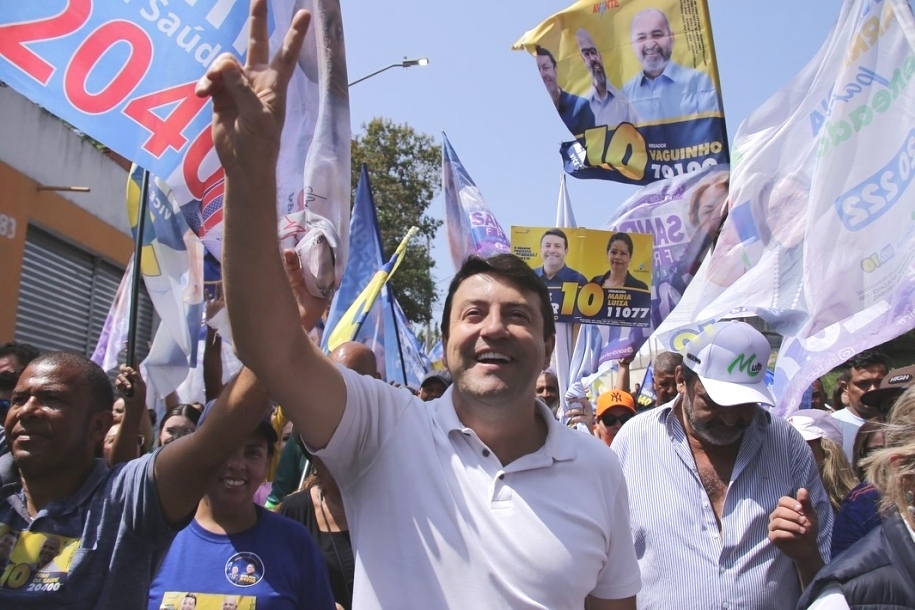 Elvis Cezar recebe mais apoio em caminhada no Cidade São Pedro 