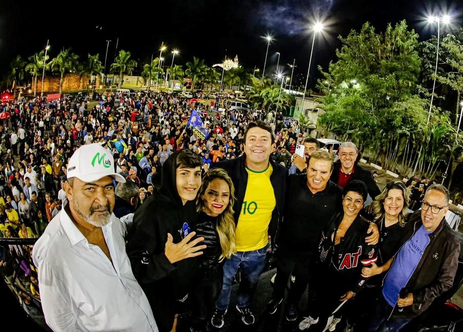 Elvis Cezar foi eleito prefeito de Santana de Parnaíba com 70,87%