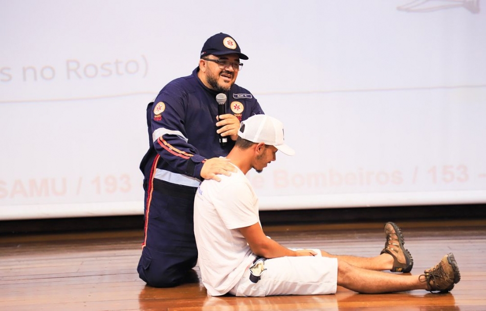 Parnaíba promove palestra de primeiros socorros para integrantes do Projeto Crescer