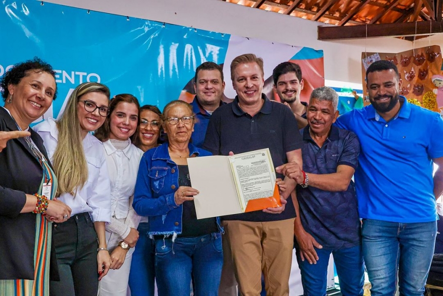 Igor Soares entrega 200 títulos de regularização fundiária na Vila Santa Rita