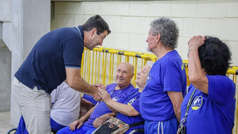 Elvis Cezar participa da abertura dos Jogos Adaptados da Terceira Idade de Parnaíba 