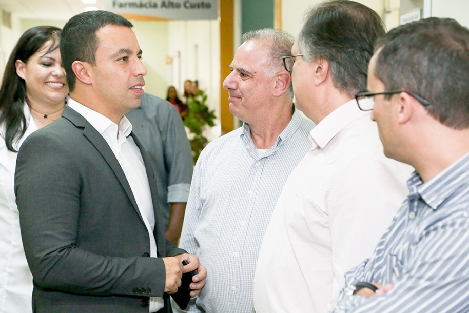 Rogério Lins entrega posto de coleta laboratorial na Policlínica 