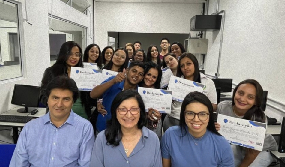 Jandira realiza formatura de jovens que concluíram o curso de Assistente de RH