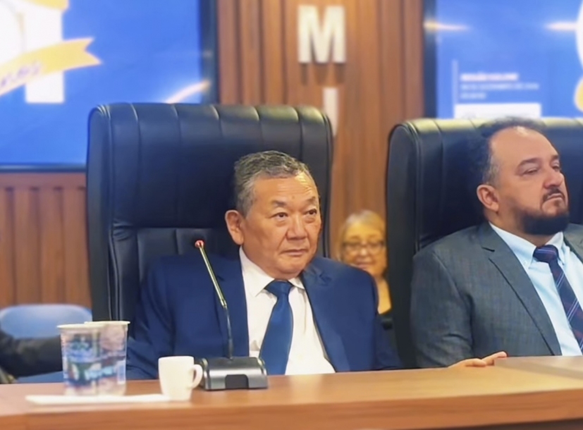 Doutor Sato prestigia Sessão Solene em comemoração aos 61 anos de Jandira