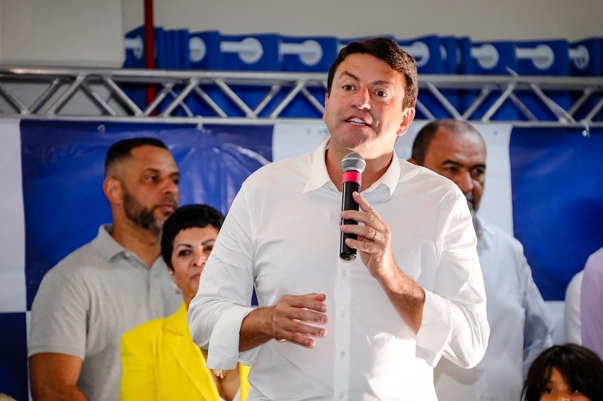 Elvis Cezar reforça compromisso com a educação e destaca oportunidades para os jovens em Santana de Parnaíba 