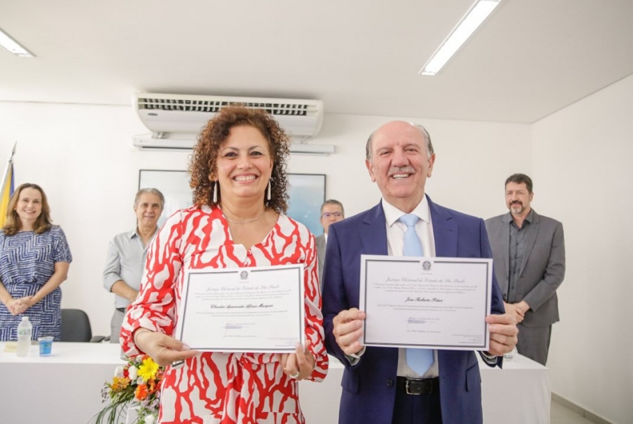 Beto Piteri é diplomado novo prefeito de Barueri ao lado da vice Dra Cláudia