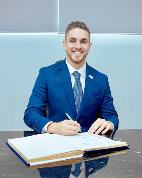 Kauan Berto anuncia congelamento das tarifas de ônibus municipais 