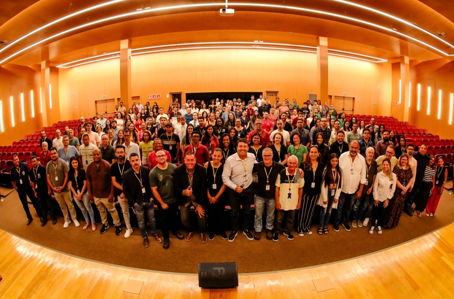 Elvis Cezar reúne colaboradores para alinhar diretrizes da nova gestão em Parnaíba